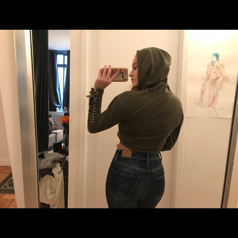 Cropped hoodie